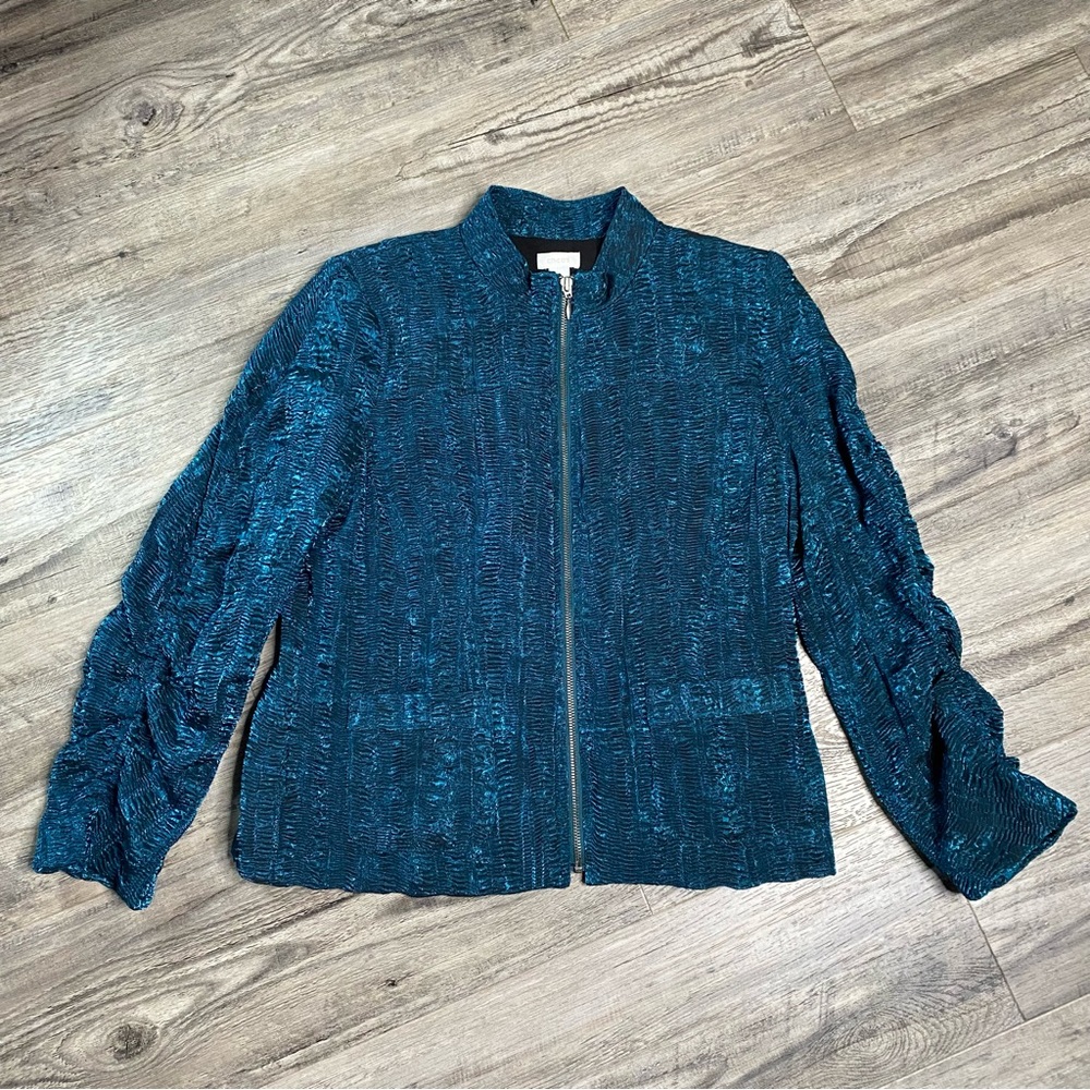 Vintage 90’s Women’s 8-10 Chico’s Blue/Black Crinkled Long Sleeve Zip-Up Blazer